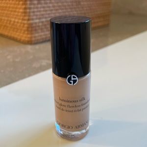 Giorgio Armani Luminous Silk Foundation